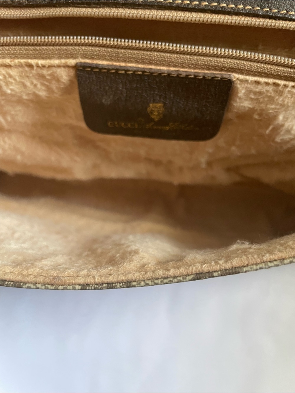 #68. Authentic Gucci GG Supreme Canvas Foldover Clutch Bag with Gold-Tone Buckle - Picture 10 of 16